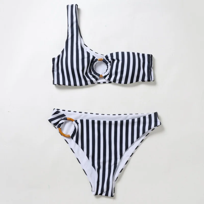Fors Solid black one shoulder swimsuit female Metal ring swimwear women Keyhole bikini set High cut ribbed bathing suit 2020 new
Fors Solid black one shoulder swimsuit female Metal ring swimwear women Keyhole bikini set High cut ribbed bathing suit 2020 new