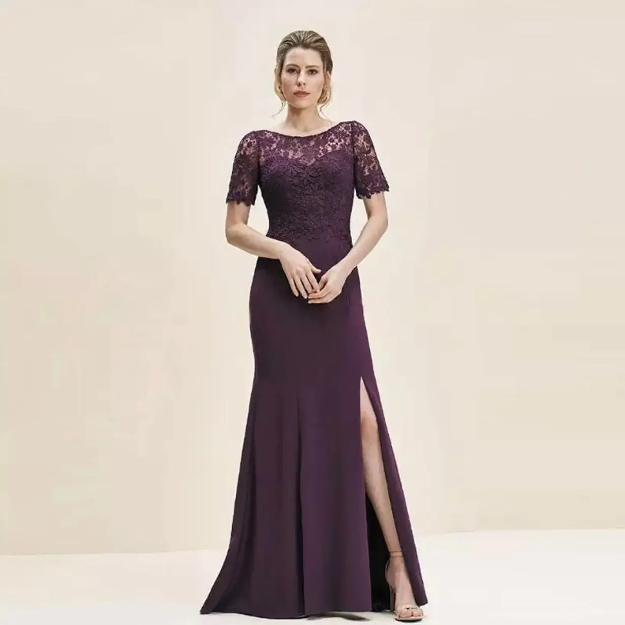 Elegant Purple Mother Of The Bride Dresses O-Neck Short Sleeves Lace Illusion Split Front Sexy Wedding Party Evening Gowns New
Elegant Purple Mother Of The Bride Dresses O-Neck Short Sleeves Lace Illusion Split Front Sexy Wedding Party Evening Gowns New