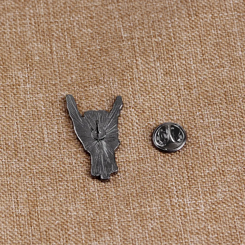 5Pcs/Lot Creative Hand Brooches Alloy Pins Punk Label Badges For Men's Women's Clothes Fashion Jewelry Christmas New Year Gifts
5Pcs/Lot Creative Hand Brooches Alloy Pins Punk Label Badges For Men's Women's Clothes Fashion Jewelry Christmas New Year Gifts