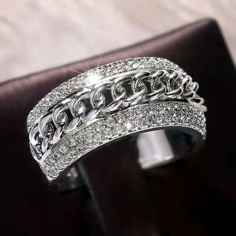 Popular Unisex Silver Color Chain Finger Ring Micro Paved Shiny Rhinestone Crystal for Men Women Party Jewelry Size 6-10
Popular Unisex Silver Color Chain Finger Ring Micro Paved Shiny Rhinestone Crystal for Men Women Party Jewelry Size 6-10