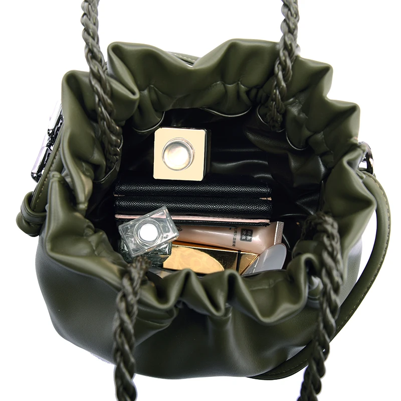 Branded Designer Cloud Dumpling Women Bag 2021 Summer Beach Chain Shoulder Bag Small Casual Crossbody Handbag Purse PU Leather
Branded Designer Cloud Dumpling Women Bag 2021 Summer Beach Chain Shoulder Bag Small Casual Crossbody Handbag Purse PU Leather