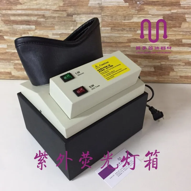 Изумрудные AB Товары детектор с длинным рукавом Короткие волны Dual-длина волны лазера UV светильник люминесцентная лампа просмотра подлинности ювелирных изделий инструмент
Изумрудные AB Товары детектор с длинным рукавом Короткие волны Dual-длина волны лазера UV светильник люминесцентная лампа просмотра подлинности ювелирных изделий инструмент