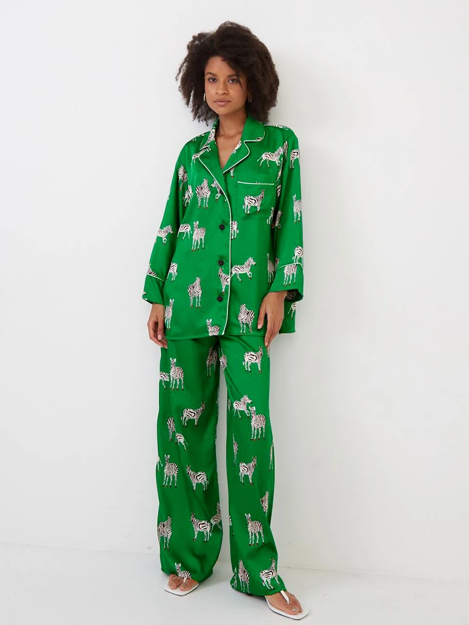 Women's Pajamas Animal Print Trouser Suits Turn Down Collar Women Pajama Sets Pocket Sleepwear Full Sleeve Autumn Suit Nightgown
Women's Pajamas Animal Print Trouser Suits Turn Down Collar Women Pajama Sets Pocket Sleepwear Full Sleeve Autumn Suit Nightgown
