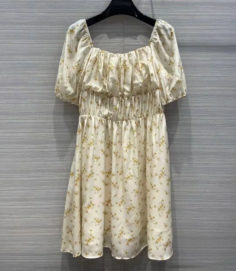 Top Quality Silk Dress 2022 Summer Style Women Sexy Square Collar Sweet Little Floral Print Short Sleeve Casual Dress Above Knee
Top Quality Silk Dress 2022 Summer Style Women Sexy Square Collar Sweet Little Floral Print Short Sleeve Casual Dress Above Knee