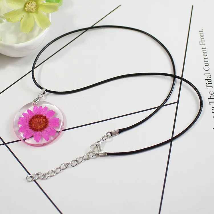 Creative Chrysanthemum Drop Gel Plant Specimen Clear Resin Dry Flower Pendant Fashion True Dried Flower Necklace Women Jewelry
Creative Chrysanthemum Drop Gel Plant Specimen Clear Resin Dry Flower Pendant Fashion True Dried Flower Necklace Women Jewelry