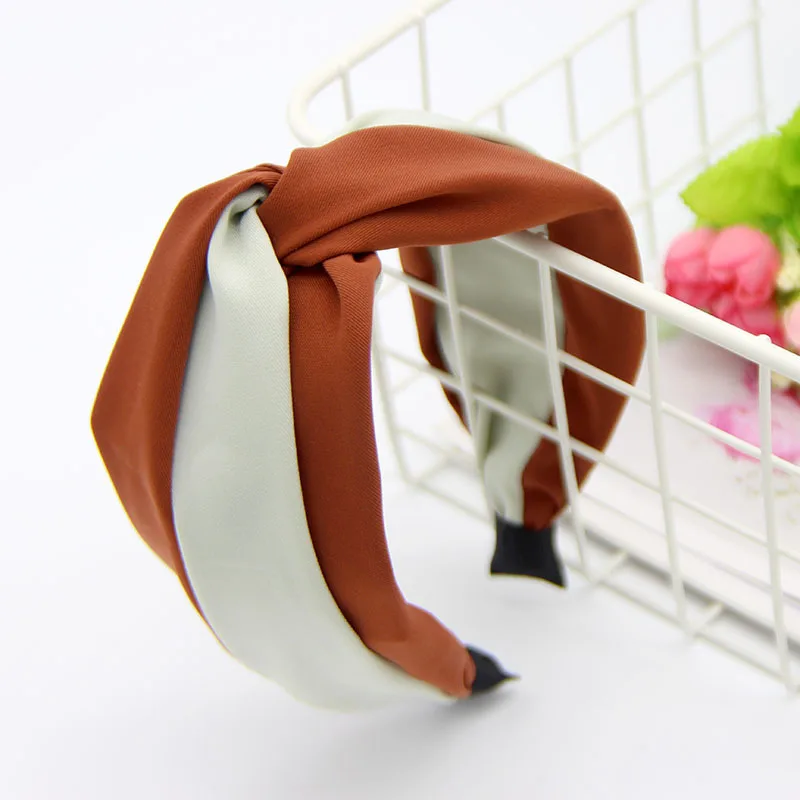 2021 Korean version cross knot Satin hair band new fashion fabric wide edge headband creative versatile hair accessories
2021 Korean version cross knot Satin hair band new fashion fabric wide edge headband creative versatile hair accessories