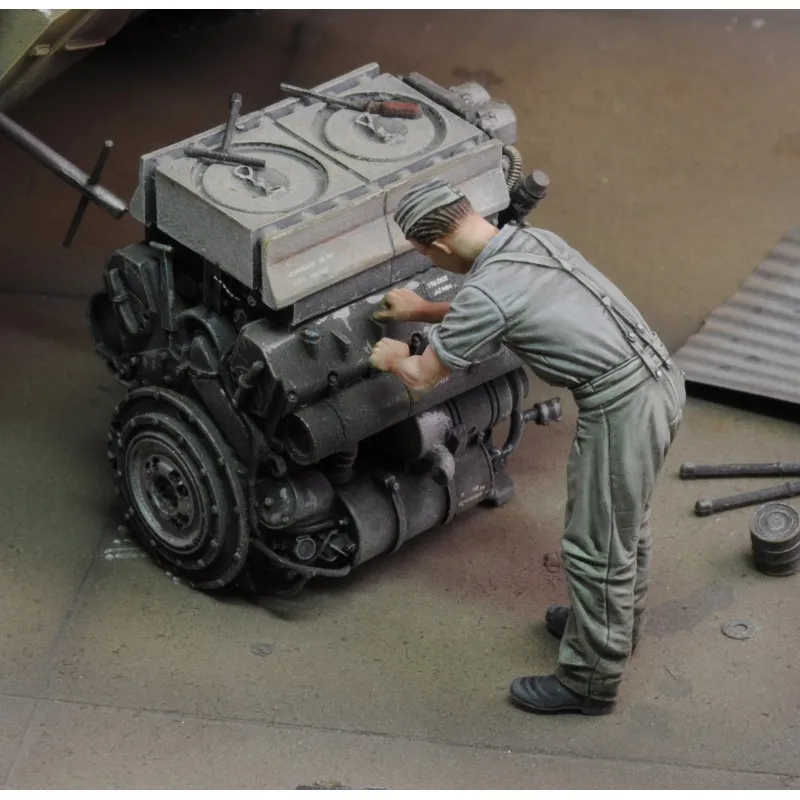 1/35 Resin Figure model kits WWII Maintenance soldiers not contain machines Unassembled and unpainted
1/35 Resin Figure model kits WWII Maintenance soldiers not contain machines Unassembled and unpainted