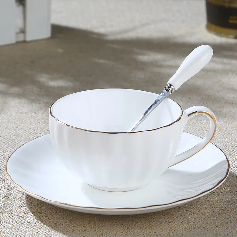 Ceramic Coffee Cup Set European Bone China Cup And Dish Creative Phnom Penh Bone China British Afternoon Tea Set With Spoon
Ceramic Coffee Cup Set European Bone China Cup And Dish Creative Phnom Penh Bone China British Afternoon Tea Set With Spoon