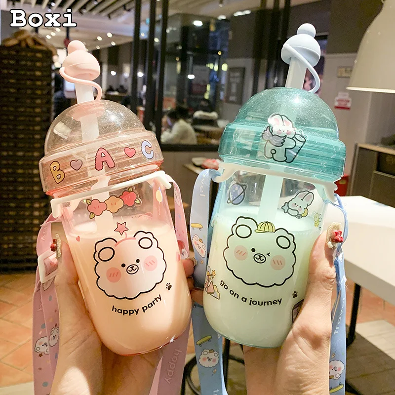 560 ML Kawaii Bubble Tea Water Bottle With Straw Cap Strap Cute Girl Student Pearl Milk Tea Plastic Bottle For Boba Drink Cups
560 ML Kawaii Bubble Tea Water Bottle With Straw Cap Strap Cute Girl Student Pearl Milk Tea Plastic Bottle For Boba Drink Cups
