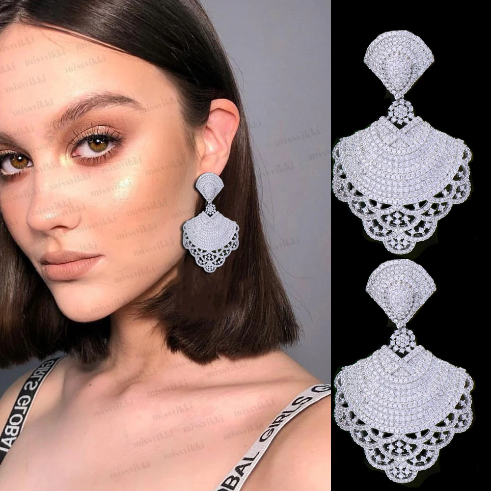 Luxury Geometry Triangle Lace Hollow Dangle Drop Earrings For Women Girls Bridal Wedding Jewelry High Quality Super Women Gift
Luxury Geometry Triangle Lace Hollow Dangle Drop Earrings For Women Girls Bridal Wedding Jewelry High Quality Super Women Gift