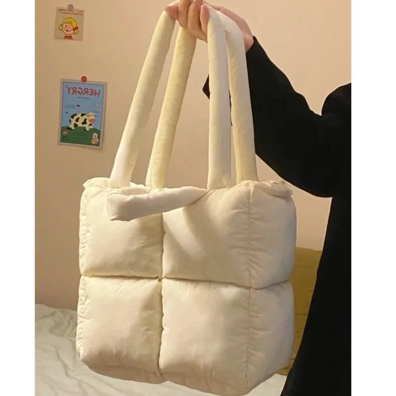 Niche Design Tote Bag Female Down Bag Shoulder Handbag Korean Version 2021 New Winter Space Bag Fashion Small Square Bag
Niche Design Tote Bag Female Down Bag Shoulder Handbag Korean Version 2021 New Winter Space Bag Fashion Small Square Bag