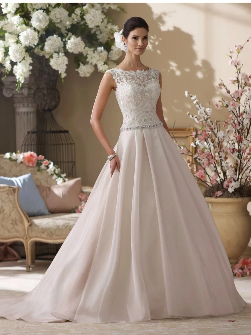 2021 New Arrival vestido de noiva Sleeveless Covered Button wedding dress Lace Applique Court Train Bridal Gown
2021 New Arrival vestido de noiva Sleeveless Covered Button wedding dress Lace Applique Court Train Bridal Gown