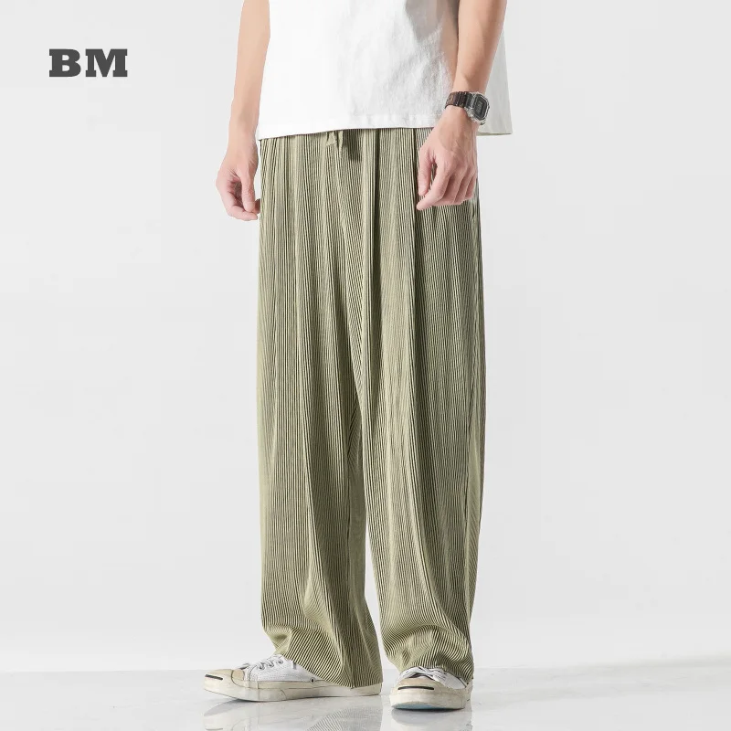 Летние свободные повседневные брюки в китайском стиле, зеркальные шелковые прямые брюки Hanfu большого размера, мужская одежда в стиле Харадз...
Летние свободные повседневные брюки в китайском стиле, зеркальные шелковые прямые брюки Hanfu большого размера, мужская одежда в стиле Харадз...