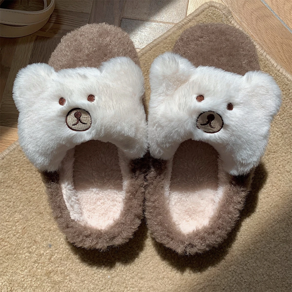 Женские зимние тапочки с мультяшным животным, Короткие Плюшевые Флисовые женские туфли из искусственного меха, женская обувь для дома без з...
Женские зимние тапочки с мультяшным животным, Короткие Плюшевые Флисовые женские туфли из искусственного меха, женская обувь для дома без з...