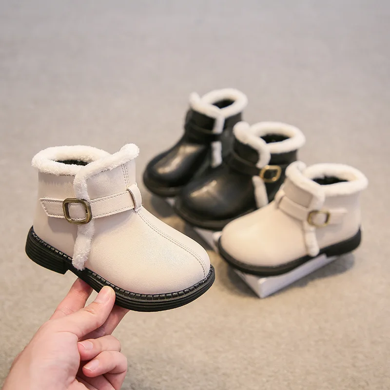 New Korean Plush Children's Martin Boots Soft Soled Cotton Shoes Little Girl Leather Flat Bottom Short Boots
New Korean Plush Children's Martin Boots Soft Soled Cotton Shoes Little Girl Leather Flat Bottom Short Boots