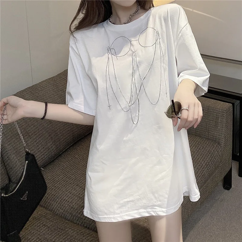 Korean Style Fashion Plus Size Beaded Tops Summer Loose Streetwear Short Sleeved Round Neck Chain Print Oversized T-shirt women
Korean Style Fashion Plus Size Beaded Tops Summer Loose Streetwear Short Sleeved Round Neck Chain Print Oversized T-shirt women