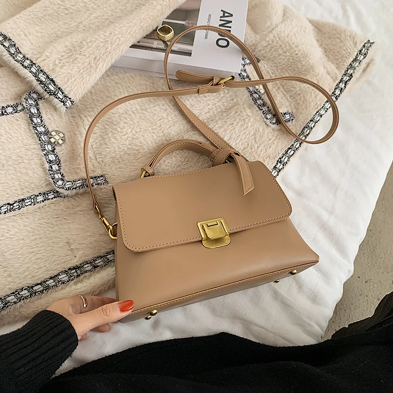Vintage Square Tote bag 2021 Fashion New High-quality PU Leather Women's Designer Handbag High capacity Shoulder Messenger Bag
Vintage Square Tote bag 2021 Fashion New High-quality PU Leather Women's Designer Handbag High capacity Shoulder Messenger Bag
