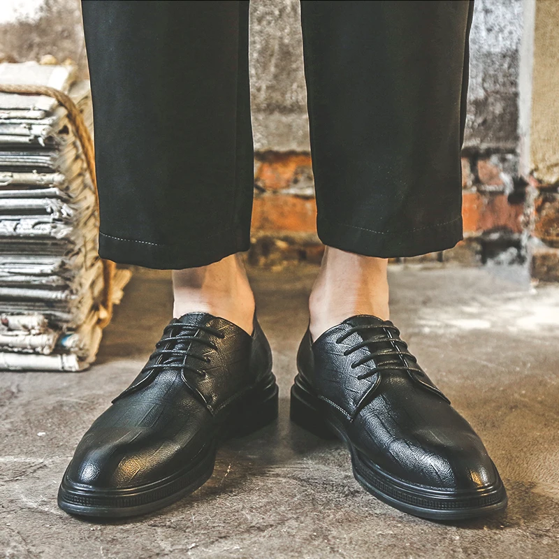 2021Fashion Elegant Formal Wedding Shoes Men Classic Business Oxford Men's Breathable Lace Up Dress Shoes Slip on Office
2021Fashion Elegant Formal Wedding Shoes Men Classic Business Oxford Men's Breathable Lace Up Dress Shoes Slip on Office