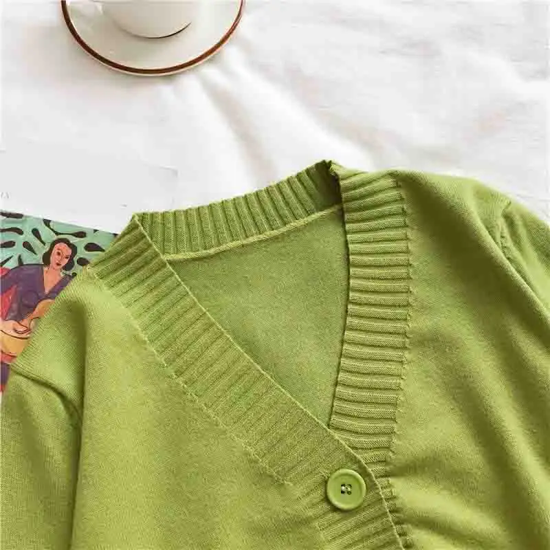 Autumn Knitted Crop Cardigan Women Candy Color Knitted Coat Slim Fit Short Sweater Korean Girls Button Tops V Neck Sweaters
Autumn Knitted Crop Cardigan Women Candy Color Knitted Coat Slim Fit Short Sweater Korean Girls Button Tops V Neck Sweaters