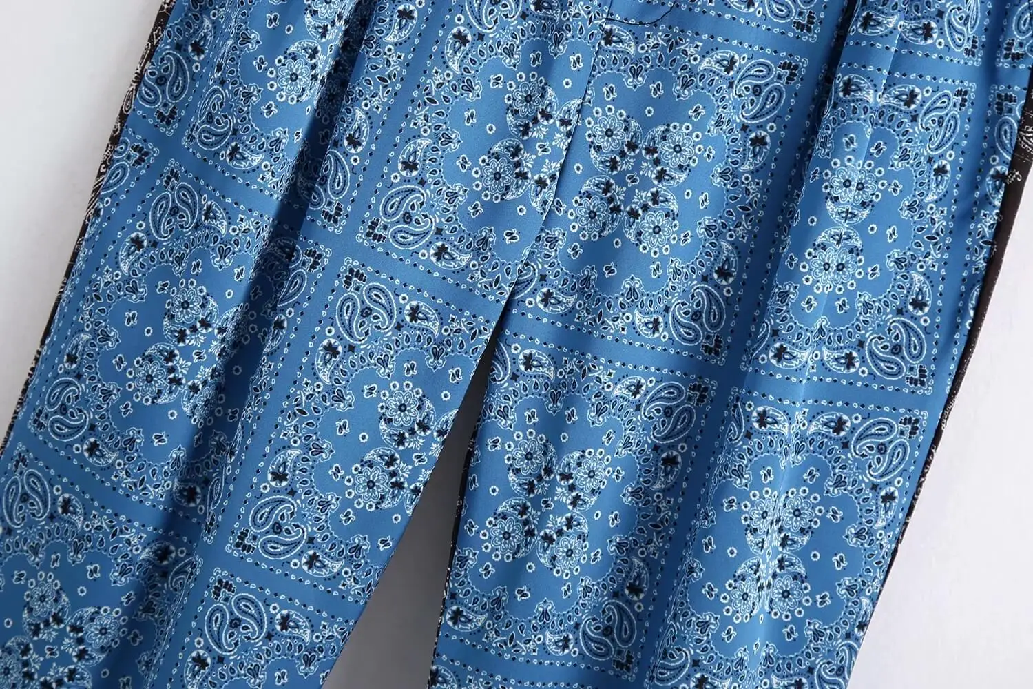 Elegant Ladies Oversize Pants for Women Fashion High Waisted Pants Vintage Print Designer Harajuku Indie Aesthetic Woman Trouser 
Elegant Ladies Oversize Pants for Women Fashion High Waisted Pants Vintage Print Designer Harajuku Indie Aesthetic Woman Trouser