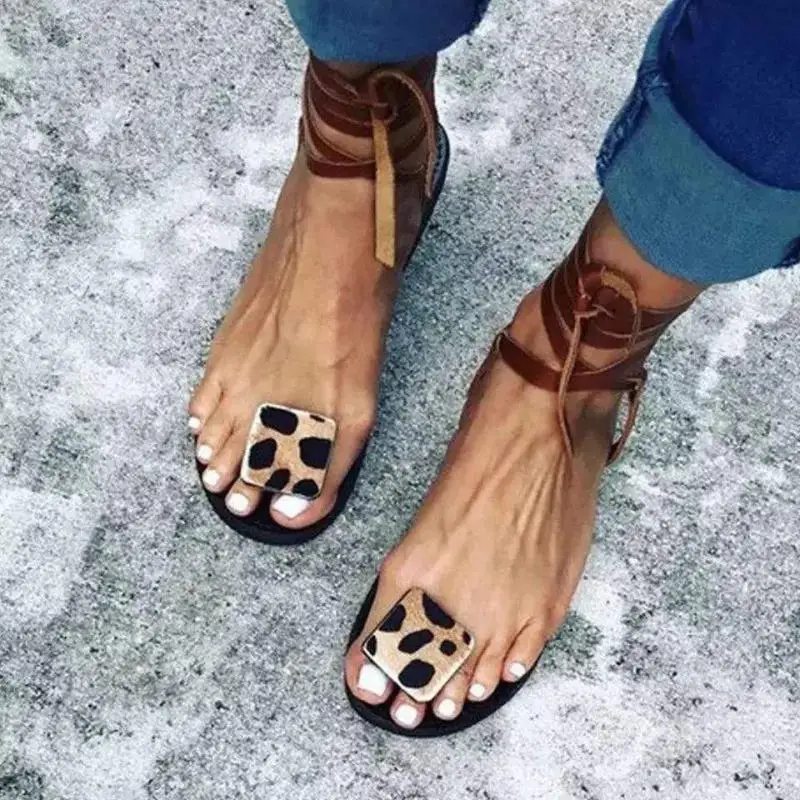 2021 Female Summer Flat Sandstone Sexy Leopard Handmade Open Toe Sandals Trigger Plus Size 35-43 Platform Sandals
2021 Female Summer Flat Sandstone Sexy Leopard Handmade Open Toe Sandals Trigger Plus Size 35-43 Platform Sandals