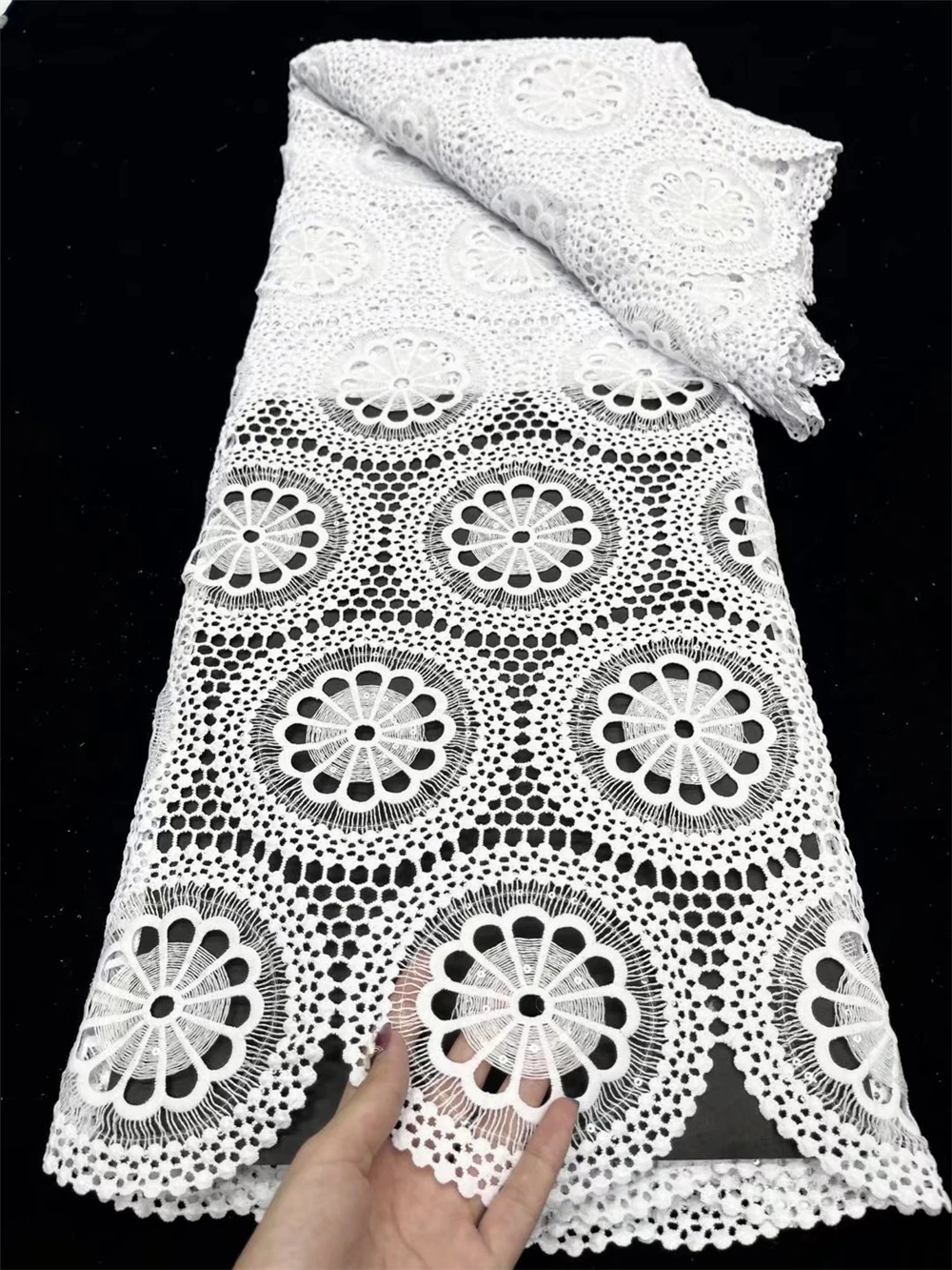 New Design White African Cord Lace Fabric With Sequins Nigerian Lace Fabric 5 Yards Water Soluble Lace For Wedding Party
New Design White African Cord Lace Fabric With Sequins Nigerian Lace Fabric 5 Yards Water Soluble Lace For Wedding Party