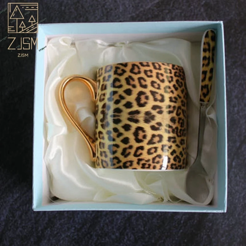 Leopard Tumbler Coffee Mug Set Luxury Ceramic Bone China Milk Cup Convenient Creative Gold Phnom Penh Tea Cups With Spoon Gift
Leopard Tumbler Coffee Mug Set Luxury Ceramic Bone China Milk Cup Convenient Creative Gold Phnom Penh Tea Cups With Spoon Gift