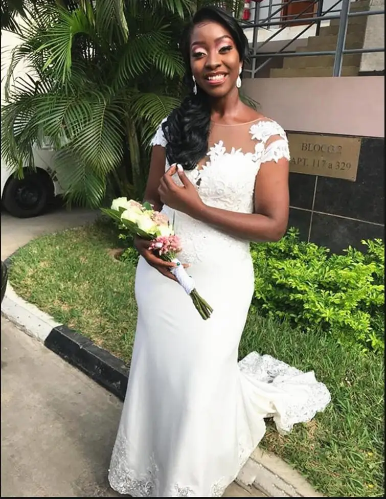 2020 African Wedding Dress Mermaid Cap Sleeve Sheer Neck Lace Floor Length vestido de noiva Bridal Gowns Spaghetti Straps
2020 African Wedding Dress Mermaid Cap Sleeve Sheer Neck Lace Floor Length vestido de noiva Bridal Gowns Spaghetti Straps