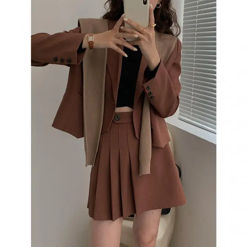 Blazer Sets Two Piece Set For Women Solid Notched Collar Long Sleeves Tops Irregular Pleated Mini Skirts Suits Ladies 2022 New
Blazer Sets Two Piece Set For Women Solid Notched Collar Long Sleeves Tops Irregular Pleated Mini Skirts Suits Ladies 2022 New