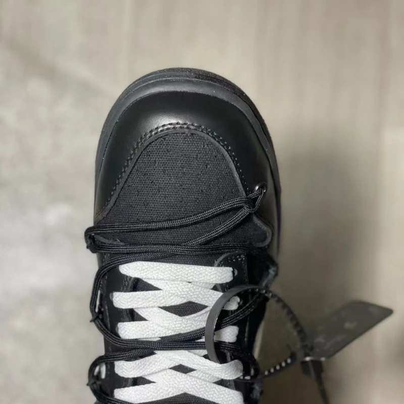 Top Quality Men Women Skateboarding Shoes Low-top Street Trend Shoes Off THE 50 Brand Designer sb Sneakers Black WHITE with box
Top Quality Men Women Skateboarding Shoes Low-top Street Trend Shoes Off THE 50 Brand Designer sb Sneakers Black WHITE with box