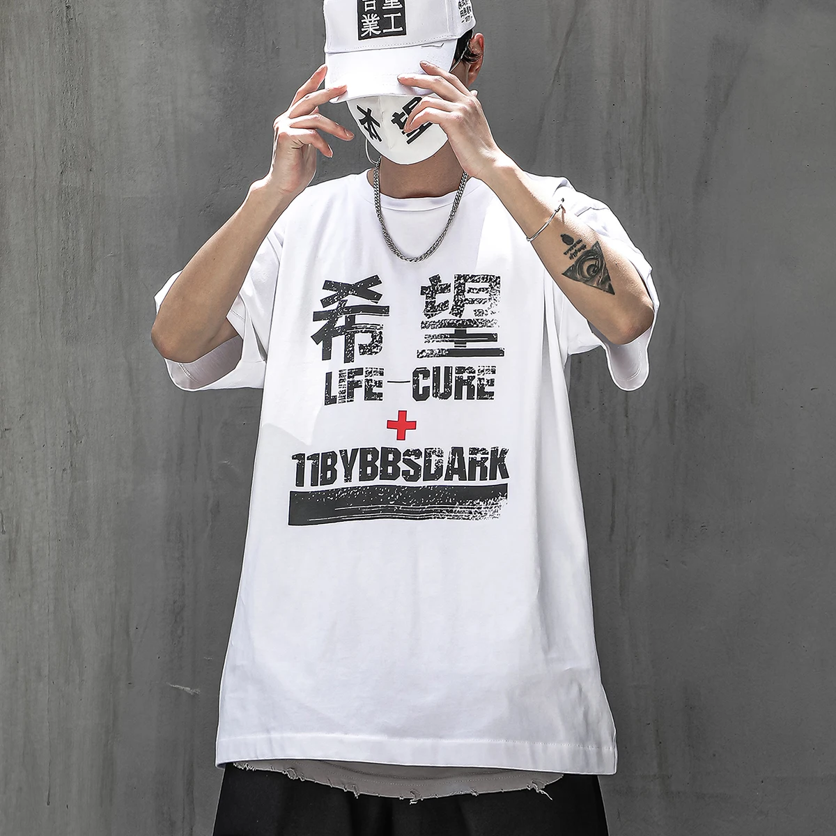 Retro Hope Printed Harajuku Tshirts 2021SS Summer Cotton Loose Short Sleeve Shirts Streetwear Hip Hop T-Shirt Men
Retro Hope Printed Harajuku Tshirts 2021SS Summer Cotton Loose Short Sleeve Shirts Streetwear Hip Hop T-Shirt Men