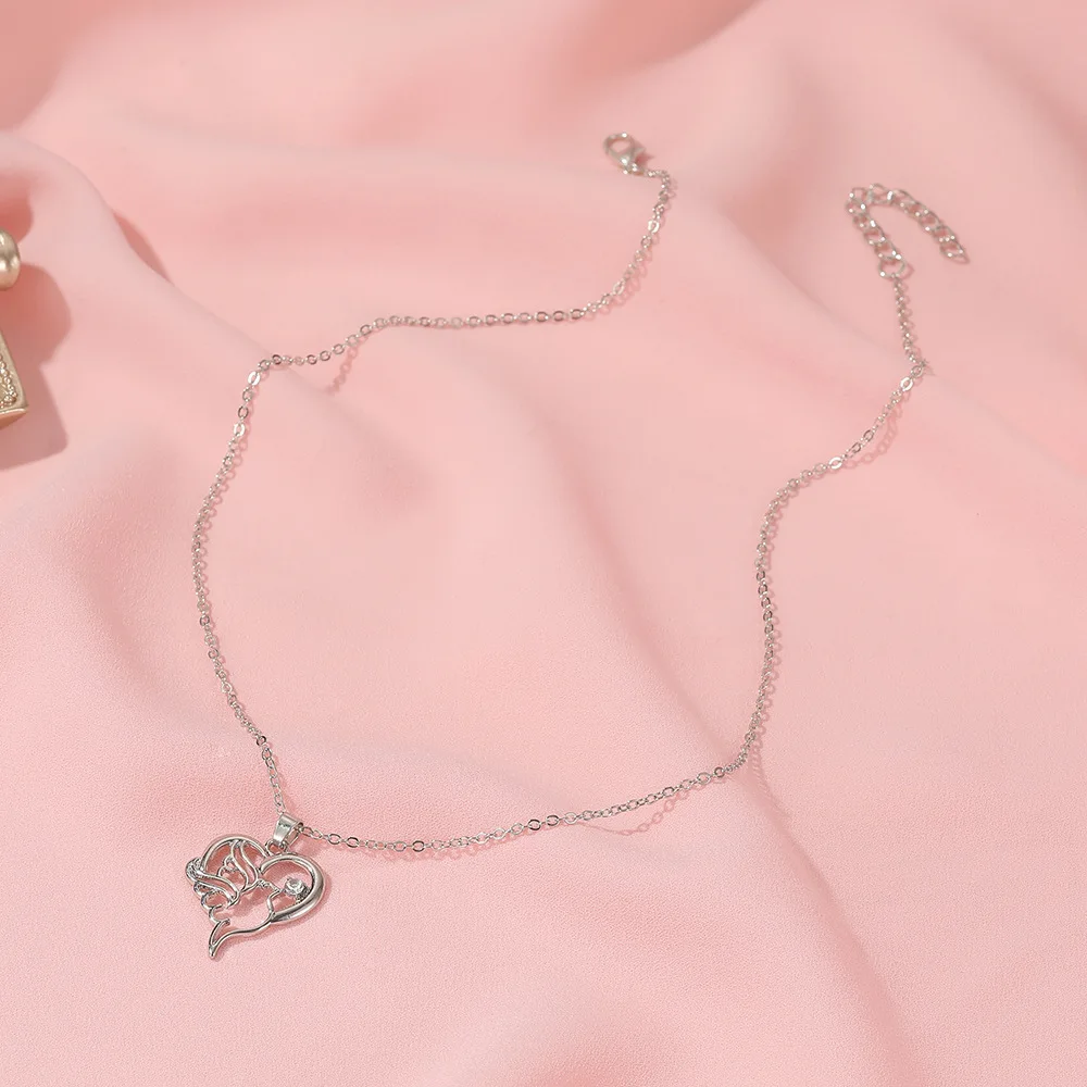 Fashion Cold Wind Creative Hollow Love Peace Dove Necklace Female Simple Heart-shaped Diamond Animal Clavicle Chain Jewelry Gift
Fashion Cold Wind Creative Hollow Love Peace Dove Necklace Female Simple Heart-shaped Diamond Animal Clavicle Chain Jewelry Gift