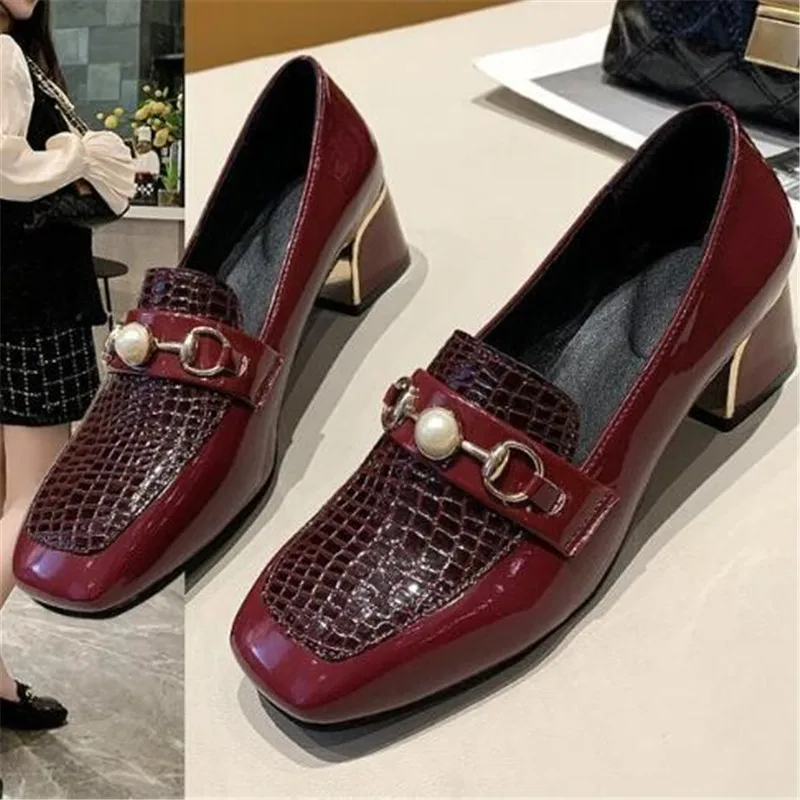 Retro leather shoes women square toe thick heel patent leather professional work women's shoes shallow mouth womens single shoes
Retro leather shoes women square toe thick heel patent leather professional work women's shoes shallow mouth womens single shoes