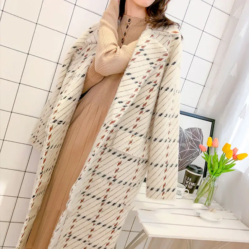 Women 2020 Autumn Winter Turn-down Collar Faux Mink Fur Coat Female Long Casual Knit Cardigans Ladies Korean Sweater Coats Y186
Women 2020 Autumn Winter Turn-down Collar Faux Mink Fur Coat Female Long Casual Knit Cardigans Ladies Korean Sweater Coats Y186