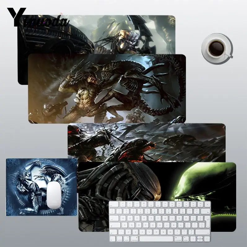 Alien Vs Predator Gamer Speed Mice Retail Small Rubber Mousepad Size for large Edge Locking Speed Version Game Keyboard Pad
Alien Vs Predator Gamer Speed Mice Retail Small Rubber Mousepad Size for large Edge Locking Speed Version Game Keyboard Pad