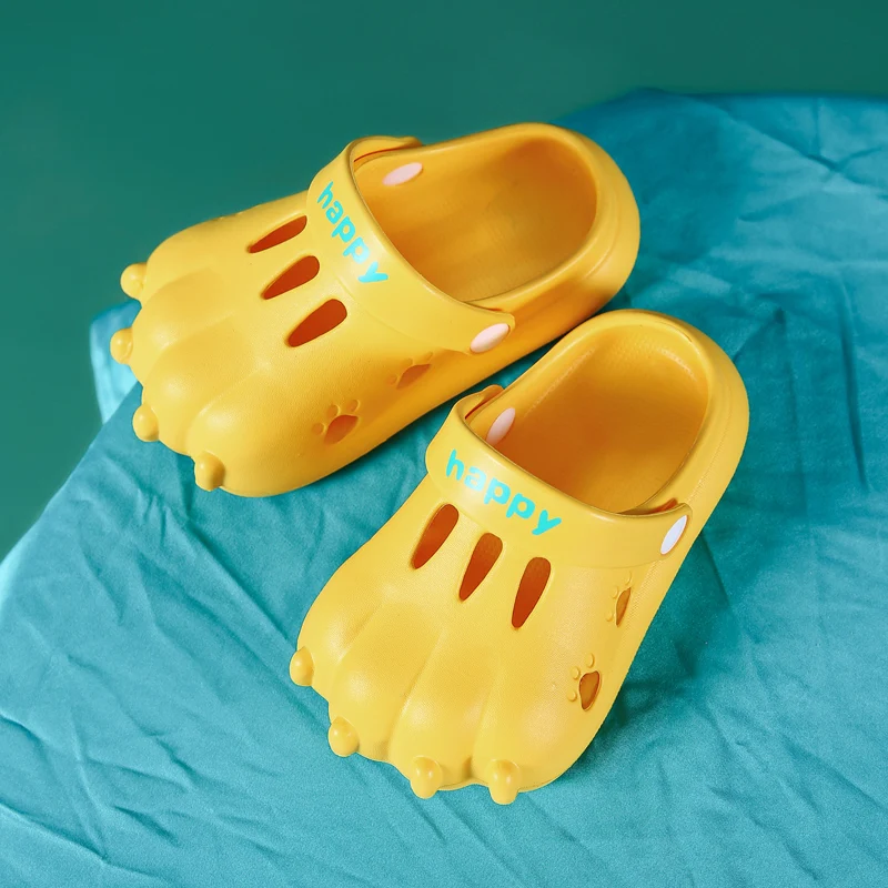 Summer Unisex Children's Sandals Bear Paw Hole Shoes Casual Fashion Comfortable Indoor Slippers Outdoor Children's Beach Shoes
Summer Unisex Children's Sandals Bear Paw Hole Shoes Casual Fashion Comfortable Indoor Slippers Outdoor Children's Beach Shoes
