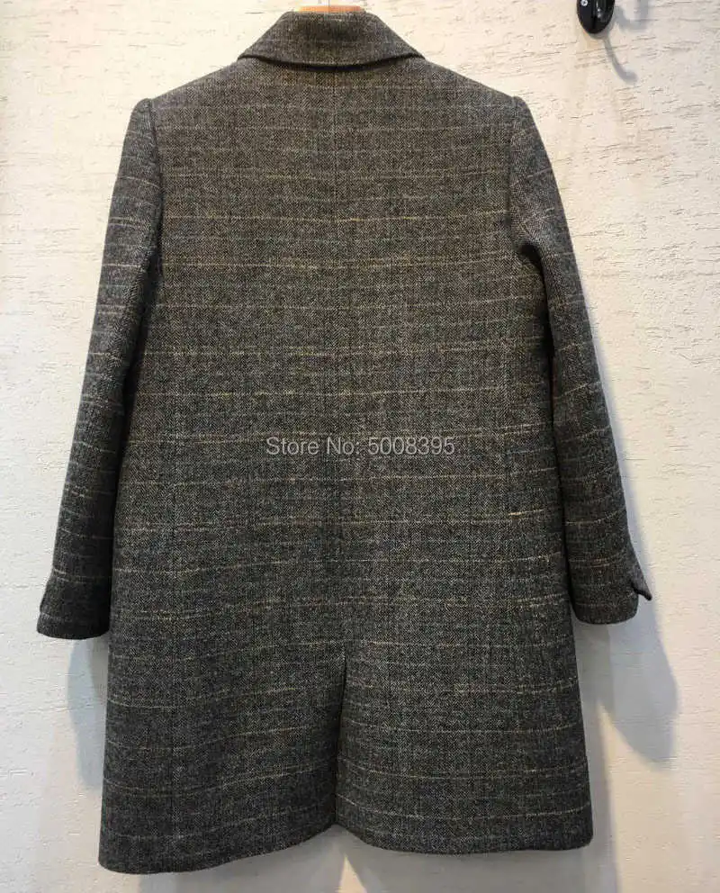 Woman Grey Herringbone Coat Wool Blend Wing Brooch Single Breasted Flap Pockets Long Sleeves Fashion Plaid Blazers Suit 2021FW
Woman Grey Herringbone Coat Wool Blend Wing Brooch Single Breasted Flap Pockets Long Sleeves Fashion Plaid Blazers Suit 2021FW