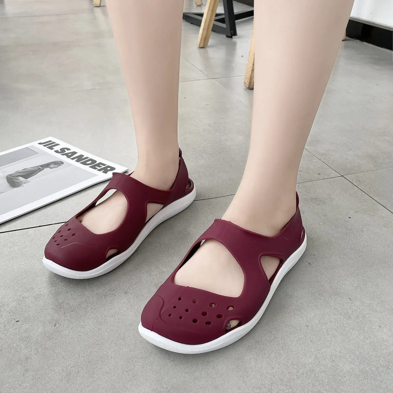 2021 summer new Korean version of non-slip student soft sole shoes Baotou beach hole fashion all-match female sandals
2021 summer new Korean version of non-slip student soft sole shoes Baotou beach hole fashion all-match female sandals