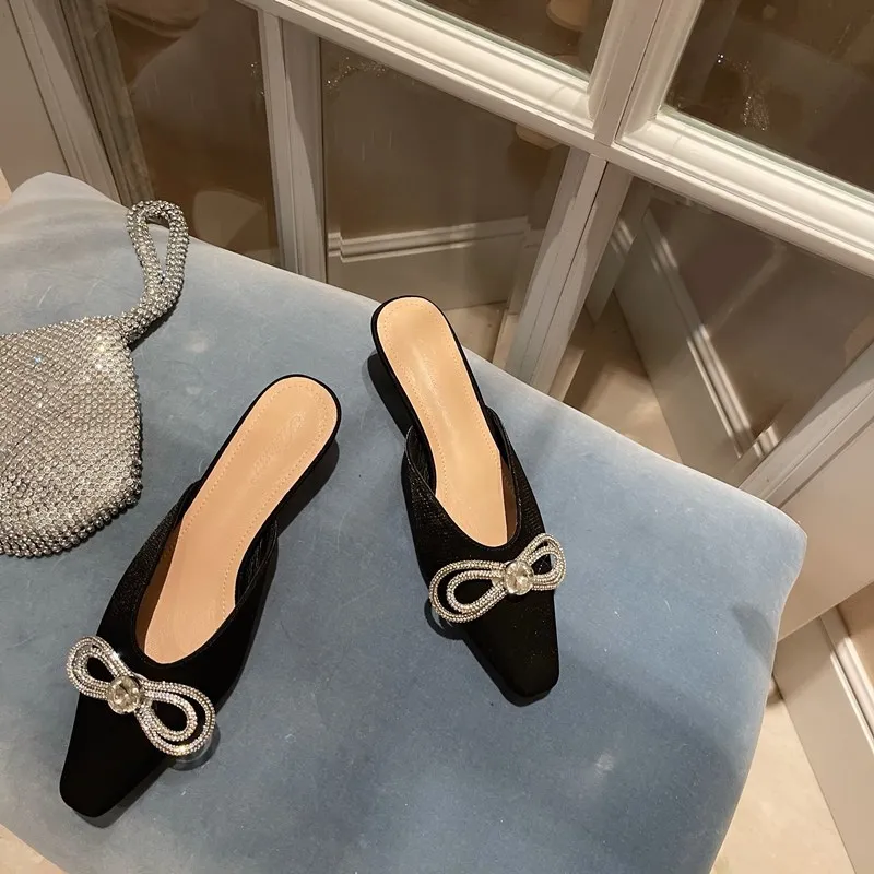 Slippers Casual Female Shoes Beige Heeled Sandals Shallow Glitter Slides Square Toe Low Butterfly-Knot Luxury 2021 Black Soft Je
Slippers Casual Female Shoes Beige Heeled Sandals Shallow Glitter Slides Square Toe Low Butterfly-Knot Luxury 2021 Black Soft Je
