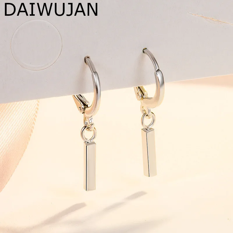 Женские серьги-кольца из серебра 925 пробы 
Женские серьги-кольца из серебра 925 пробы