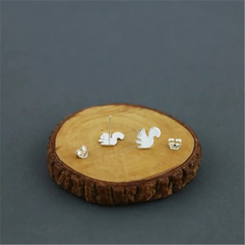 Earring Woman Cartoon Earrings Women Geometric Squirrel Jewelry Ladies Fashion Unisex European Silver Color Trendy Alloy Brincos
Earring Woman Cartoon Earrings Women Geometric Squirrel Jewelry Ladies Fashion Unisex European Silver Color Trendy Alloy Brincos