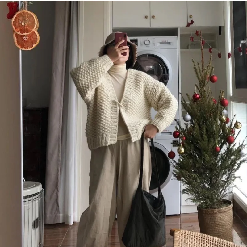 European and American hand-knitted loose autumn and winter thick coat sweater women can be customized
European and American hand-knitted loose autumn and winter thick coat sweater women can be customized