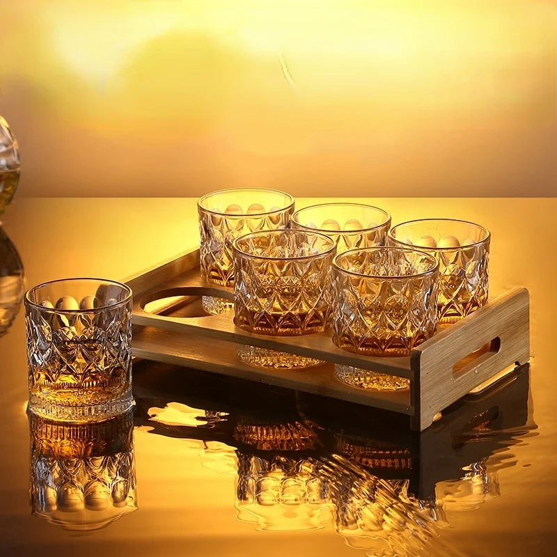 

Набор стаканов для виски, резная пивная кружка, деревянная стойка для хранения, Европейские хрустальные креативные пивные кружки для домашних крепких напитков