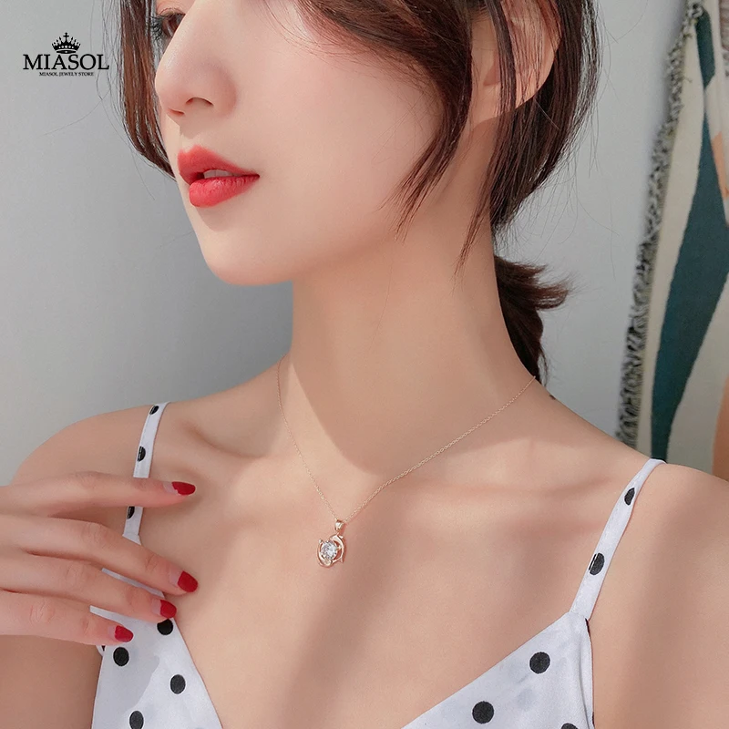 Women Dolphin Necklace Beautiful Girl Neck Ornaments Wear Pretty Lady Glamour Sexy Jewelry Ms Fish Tanuki Beast Cetacean Pendant
Women Dolphin Necklace Beautiful Girl Neck Ornaments Wear Pretty Lady Glamour Sexy Jewelry Ms Fish Tanuki Beast Cetacean Pendant