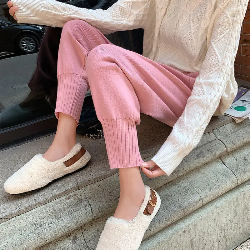 Women Knitted High Waist Harem Pants Elastic Big Pocket Casual Straight Sweat Pants Autumn Winter Aesthetic Pants Women Trousers
Women Knitted High Waist Harem Pants Elastic Big Pocket Casual Straight Sweat Pants Autumn Winter Aesthetic Pants Women Trousers
