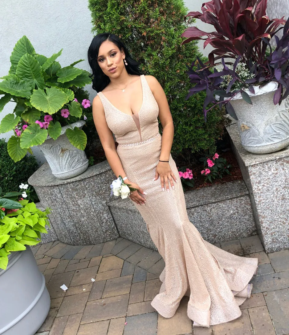 Scoop Sleeveless Evening Dress Wrap Lace Beaded Ball Gown Zipper New Custom Formal Dresses Illusion Prom Party Gown
Scoop Sleeveless Evening Dress Wrap Lace Beaded Ball Gown Zipper New Custom Formal Dresses Illusion Prom Party Gown