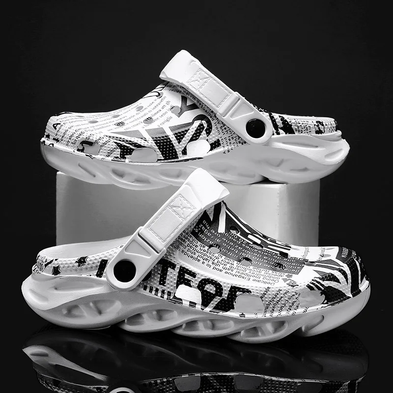 Men's Slippers Soft-soled Outdoor Beach Sandals Non-slip Hole Shoes Comfortable And Breathable Eva Packaging Material Size 40-45
Men's Slippers Soft-soled Outdoor Beach Sandals Non-slip Hole Shoes Comfortable And Breathable Eva Packaging Material Size 40-45