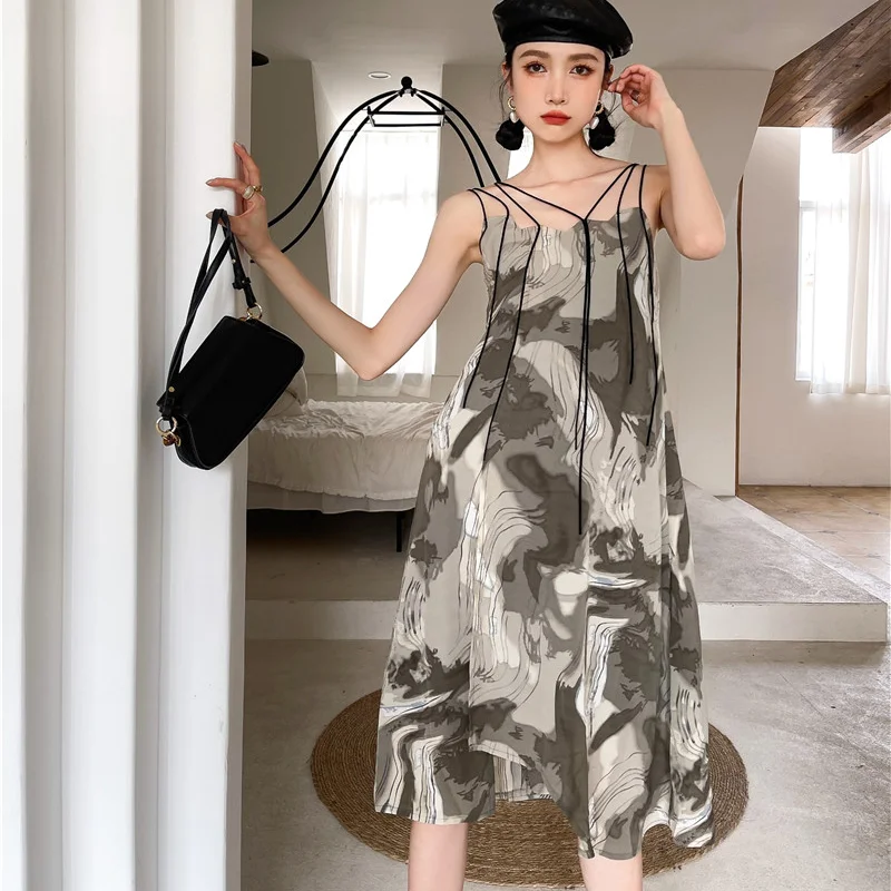 ZCSMLL Sling dress female summer vintage shoulder strap cutting neckline irregular over-the-knee a-line dress 2021 summer tide
ZCSMLL Sling dress female summer vintage shoulder strap cutting neckline irregular over-the-knee a-line dress 2021 summer tide