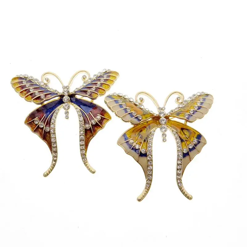 Vintage fashion upscale female in manual coloured drawing or pattern beautiful butterfly diamond brooch brooch clothing
Vintage fashion upscale female in manual coloured drawing or pattern beautiful butterfly diamond brooch brooch clothing