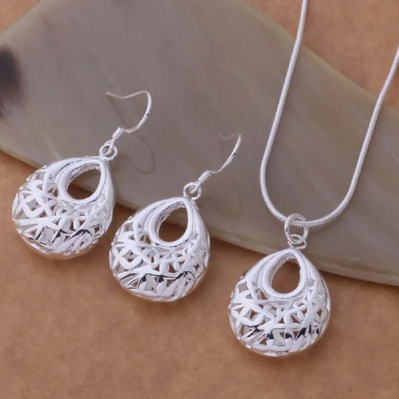 S925 Sterling Silver Necklace Pendant Earrings Vintage hollowed out Women's Fashion Sets 3Pcs Wedding Jewelry Accessories T324
S925 Sterling Silver Necklace Pendant Earrings Vintage hollowed out Women's Fashion Sets 3Pcs Wedding Jewelry Accessories T324